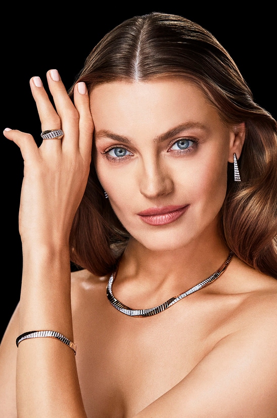 Anna Jagodzińska in white and yellow gold jewelry with diamonds